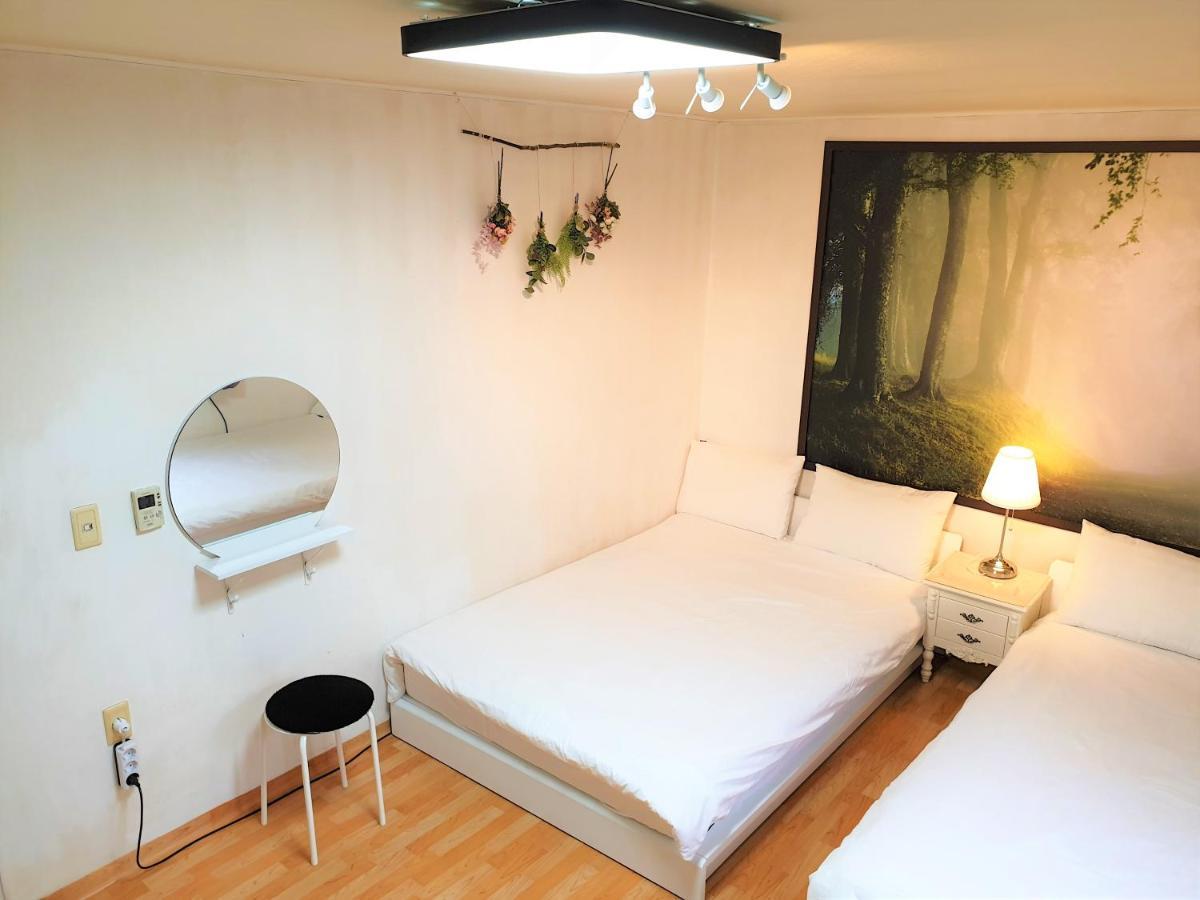Ewha Hostel Сеул Экстерьер фото