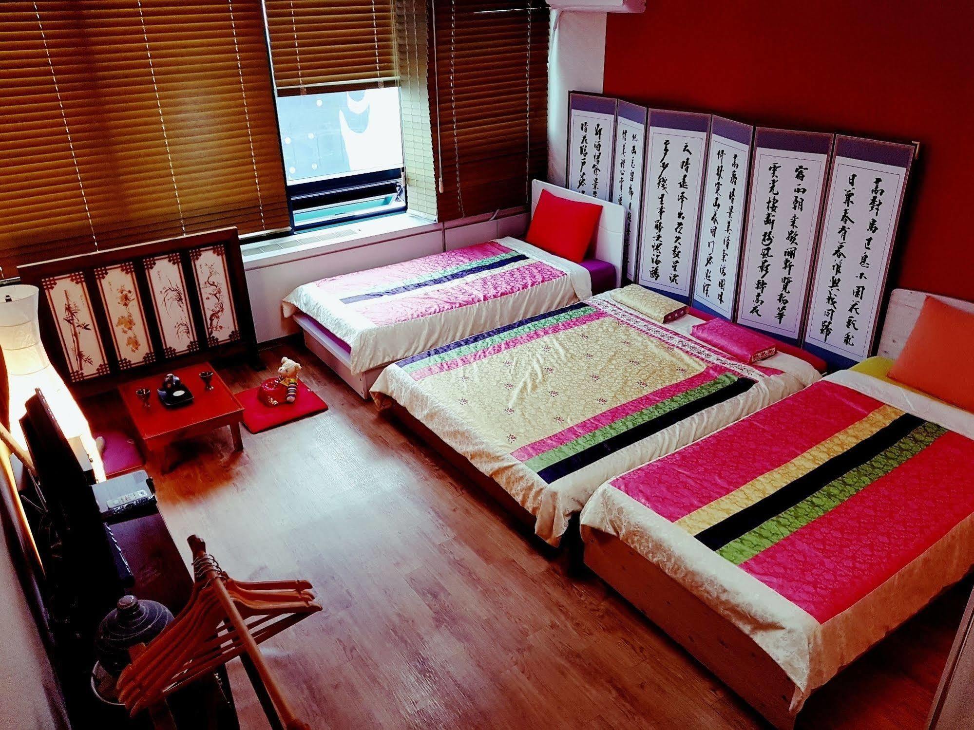 Ewha Hostel Сеул Экстерьер фото